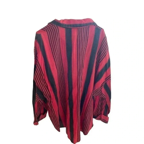 Style plus size 42 black and red stripes button down - Picture 4 of 4